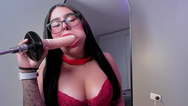 Amy whittee online show from December 2025 06:31:02 PM