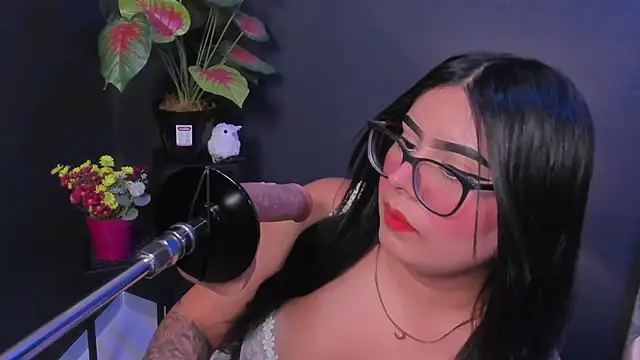 Amy whittee online show from April 2026 03:43:01 AM