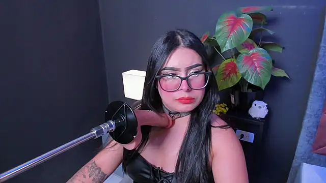 Amy whittee online show from April 2026 03:35:01 AM