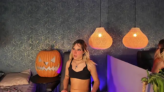 Snapshot of barbie_moon chatting on November 2025 10:30:02 AM barbie moon online show from November 2025 10:30:02 AM