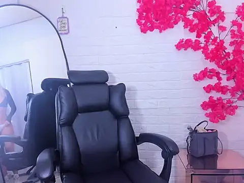 MiaStorm1 online show from November 2025 10:35:02 PM