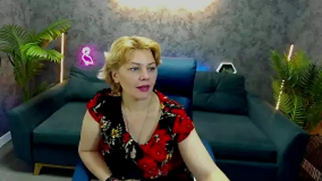 Snapshot of AmaraNights chatting on November 2025 08:12:01 PM AmaraNights online show from November 2025 08:12:01 PM