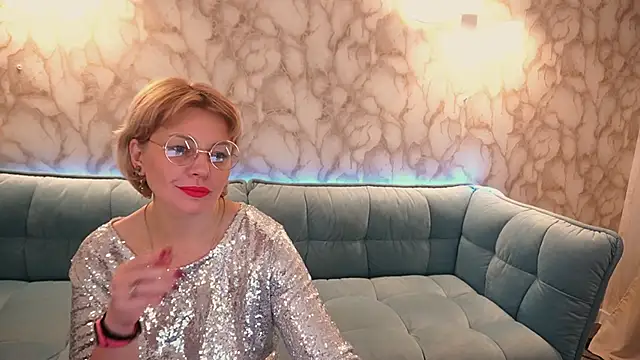 Snapshot of AmaraNights chatting on December 2025 01:48:02 AM AmaraNights online show from December 2025 01:48:02 AM