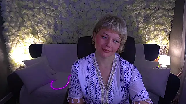 Snapshot of AmaraNights chatting on June 2026 08:30:01 PM AmaraNights online show from June 2026 08:30:01 PM