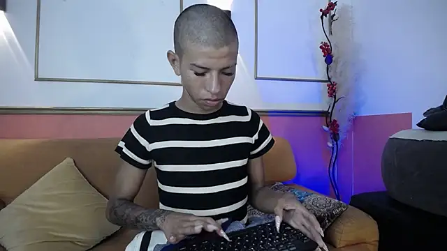 Tessachains 2  online show from November 2025 12:50:02 PM