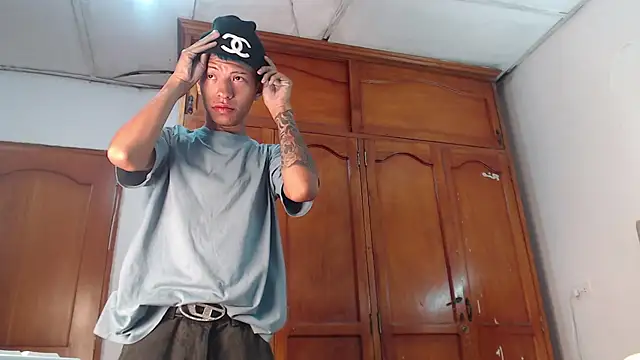 Snapshot of Tessachains_2_ chatting on February 2026 01:32:01 PM Tessachains 2 online show from February 2026 01:32:01 PM