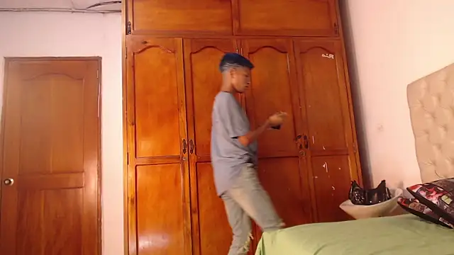 Snapshot of Tessachains_2_ chatting on February 2026 01:50:02 AM Tessachains 2 online show from February 2026 01:50:02 AM