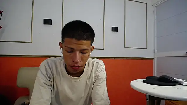 Tessachains 2  online show from December 2025 03:33:01 AM