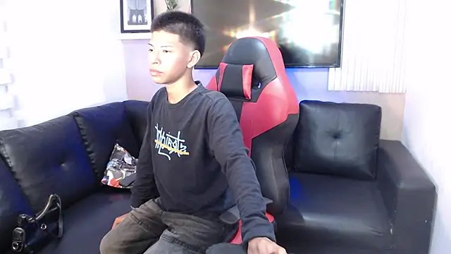 Snapshot of Tessachains_2_ chatting on January 2026 03:23:01 AM Tessachains 2 online show from January 2026 03:23:01 AM