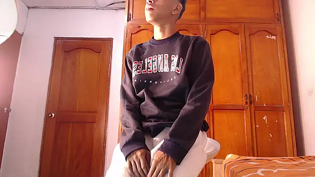 Snapshot of Tessachains_2_ chatting on February 2026 03:50:01 AM Tessachains 2 online show from February 2026 03:50:01 AM