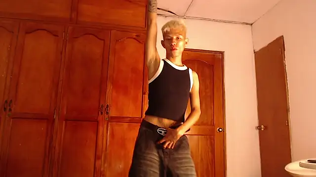 Snapshot of Tessachains_2_ chatting on March 2026 02:00:02 AM Tessachains 2 online show from March 2026 02:00:02 AM