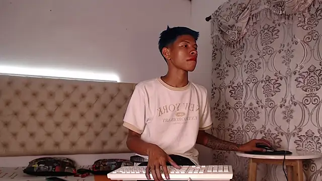 Snapshot of Tessachains_2_ chatting on February 2026 01:38:01 AM Tessachains 2 online show from February 2026 01:38:01 AM