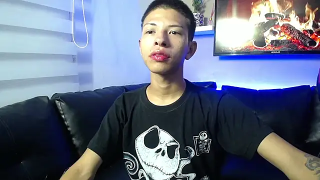 Tessachains 2  online show from December 2025 02:44:02 AM