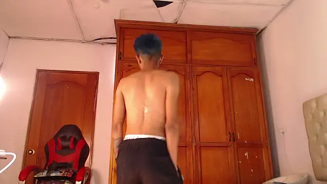 Snapshot of Tessachains_2_ chatting on February 2026 02:50:01 PM Tessachains 2 online show from February 2026 02:50:01 PM