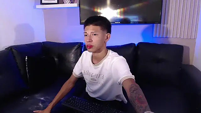 Snapshot of Tessachains_2_ chatting on January 2026 05:47:01 AM Tessachains 2 online show from January 2026 05:47:01 AM