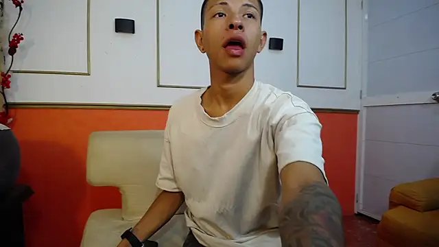 Tessachains 2  online show from December 2025 01:38:02 AM