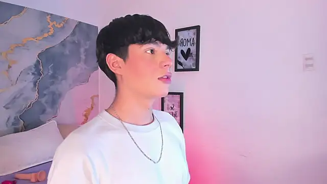 Isaac Kurtt online show from November 2025 08:23:02 PM