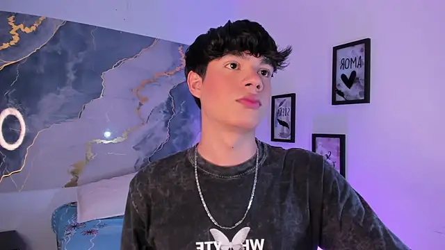 Isaac Kurtt online show from November 2025 07:29:02 PM