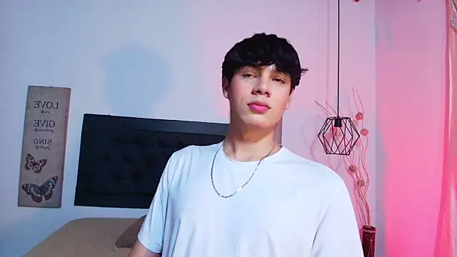 Isaac Kurtt online show from November 2025 07:57:01 PM