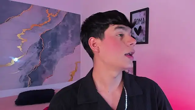 Isaac Kurtt online show from December 2025 08:23:02 PM