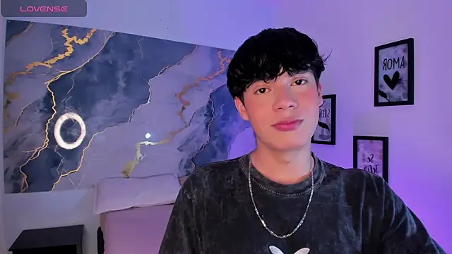 Isaac Kurtt online show from November 2025 07:25:01 PM