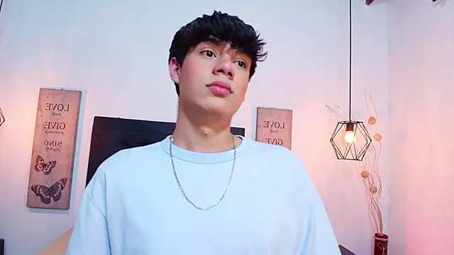 Isaac Kurtt online show from November 2025 08:53:02 PM