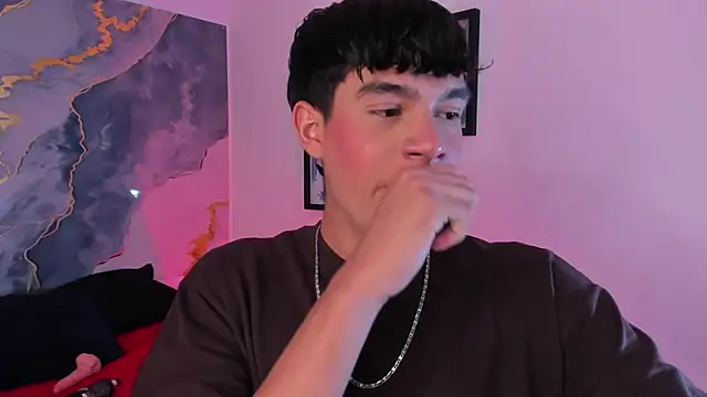 Isaac Kurtt online show from December 2025 07:31:01 PM