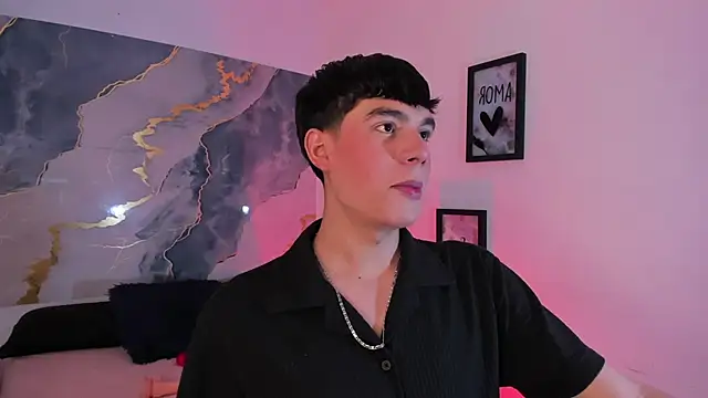 Isaac Kurtt online show from November 2025 07:36:02 PM