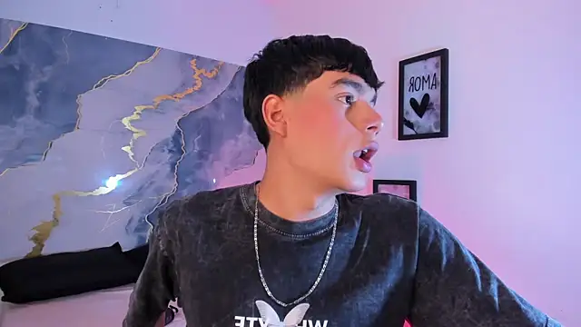 Isaac Kurtt online show from November 2025 07:47:01 PM