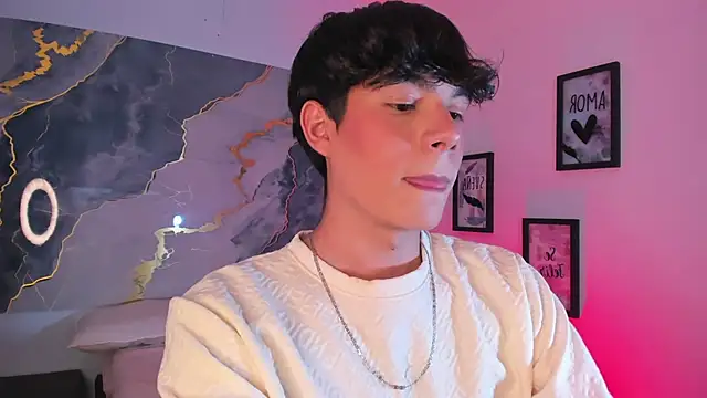 Isaac Kurtt online show from November 2025 08:18:02 PM