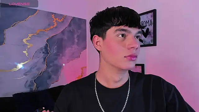 Isaac Kurtt online show from December 2025 08:04:02 PM