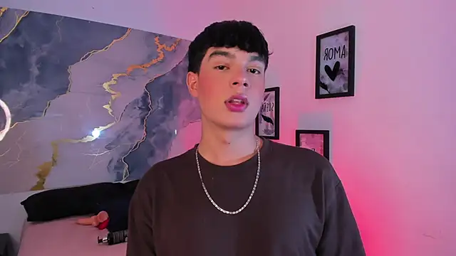 Isaac Kurtt online show from December 2025 07:26:01 PM