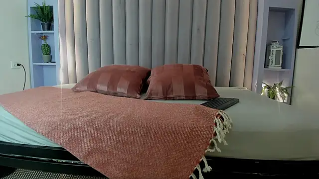 AnaVoss   online show from November 2025 07:36:01 PM