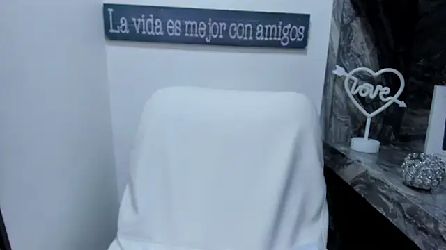 foxy daphne online show from November 2025 06:11:02 PM