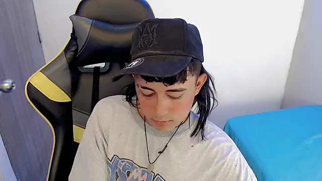 Tatann 18 online show from November 2025 08:41:02 PM