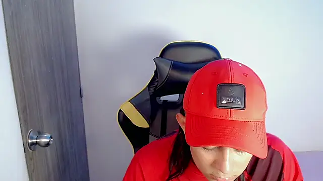 Tatann 18 online show from November 2025 07:18:02 PM