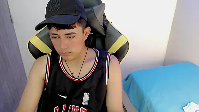 Tatann 18 online show from November 2025 08:31:02 PM