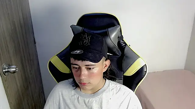 Tatann 18 online show from November 2025 06:35:02 PM