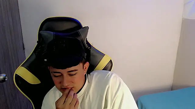 Tatann 18 online show from November 2025 08:53:02 PM