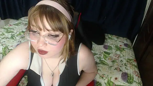 Snapshot of Michi_sauria1 chatting on December 2025 03:23:01 AM Michi sauria1 online show from December 2025 03:23:01 AM