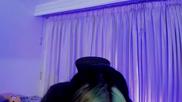 Lilith Zenith  online show from December 2025 04:40:02 AM