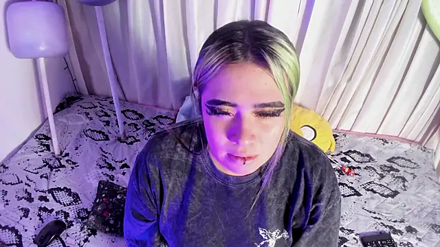 Lilith Zenith  online show from February 2026 04:10:02 AM