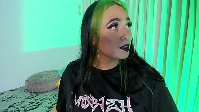 Lilith Zenith  online show from December 2025 04:33:01 AM