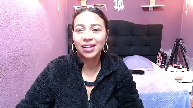 monika 256 online show from December 2025 01:05:02 PM