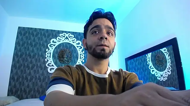 Dereck Jhonsonn online show from November 2025 07:50:02 PM