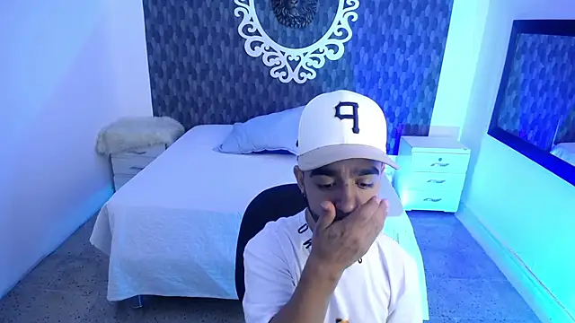 Dereck Jhonsonn online show from November 2025 06:12:02 PM