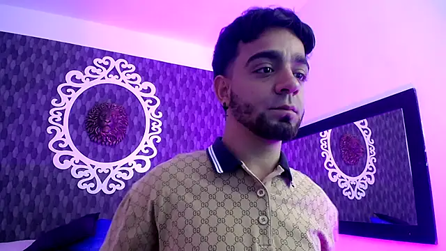 Dereck Jhonsonn online show from November 2025 07:30:01 PM