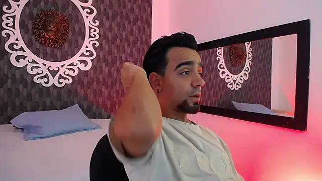 Dereck Jhonsonn online show from November 2025 07:35:01 PM