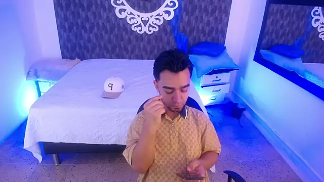Dereck Jhonsonn online show from December 2025 09:01:02 PM