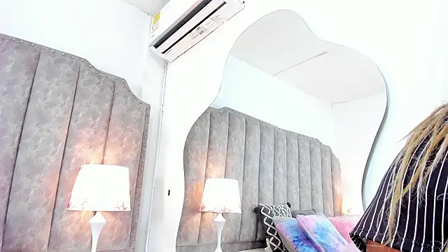 Snapshot of RubyCrox chatting on February 2026 08:41:02 PM RubyCrox online show from February 2026 08:41:02 PM